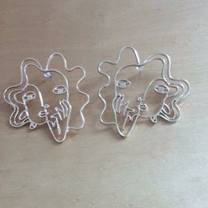 Abstract Earrings Face Gold Tone Wire